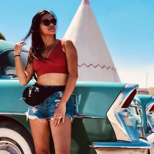 Meet your Posher, Rowena